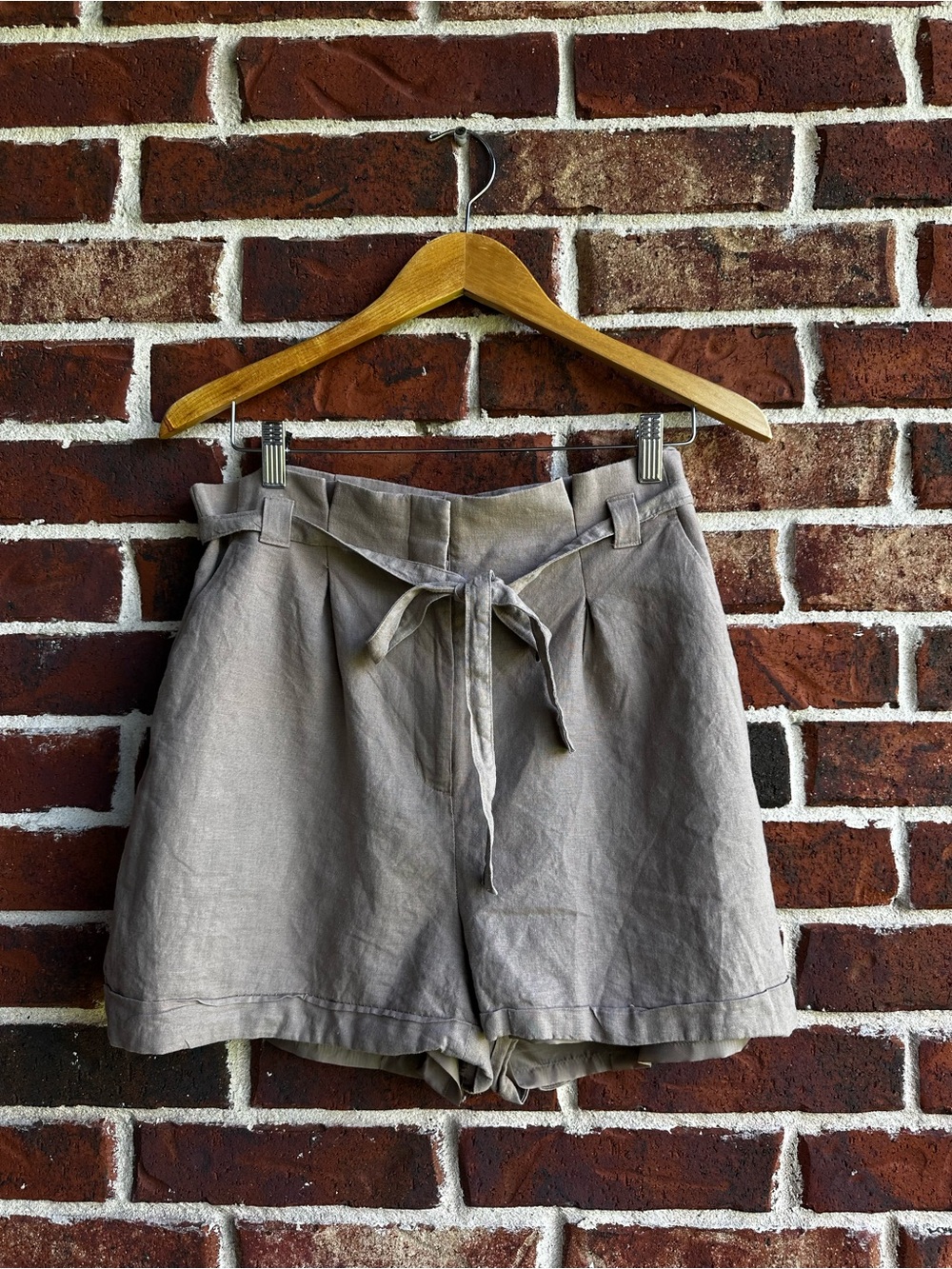 Express High-Waist Tie-Front Linen Shorts in Taupe